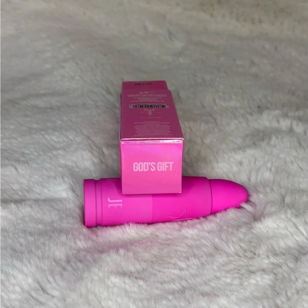 GOD’S GIFT Jeffree Star Velvet Trap Lipstick